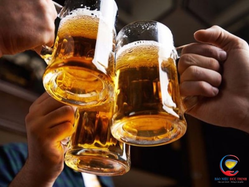 Rượu bia là một trong những nguyên nhân gây ra tiểu rắt, đặc biệt là ở nam giới