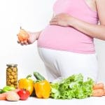 Bà bầu bị viêm đường tiết niệu nên ăn gì để an toàn cho mẹ và bé?