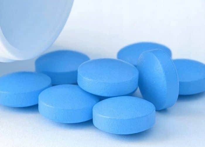 Thuốc trị viêm đường tiết niệu màu xanh là gì?