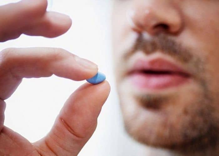 Cách sử dụng thuốc điều trị viêm tiết niệu màu xanh Midasol
