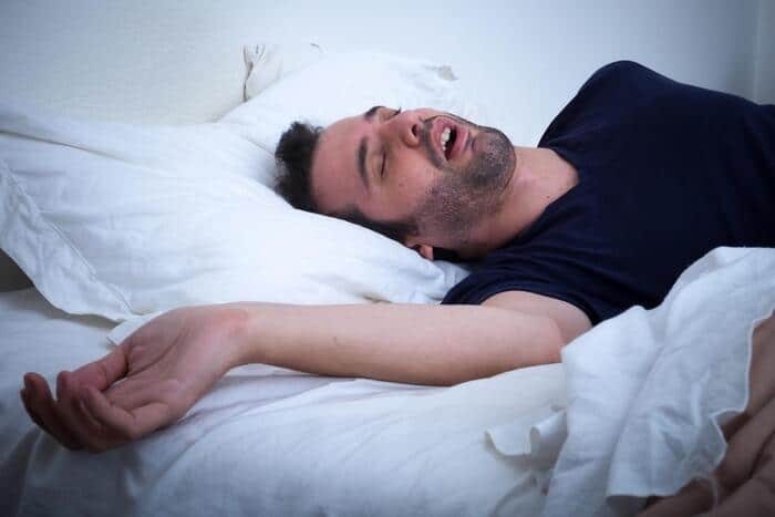 Một người ngủ sâu có thể gặp khó khăn hơn cho hệ thống tín hiệu hiệu quả đánh thức khi cần đi tiểu