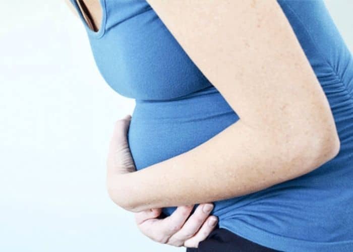 Tiểu buốt khi mang thai tháng cuối có nguy hiểm không?